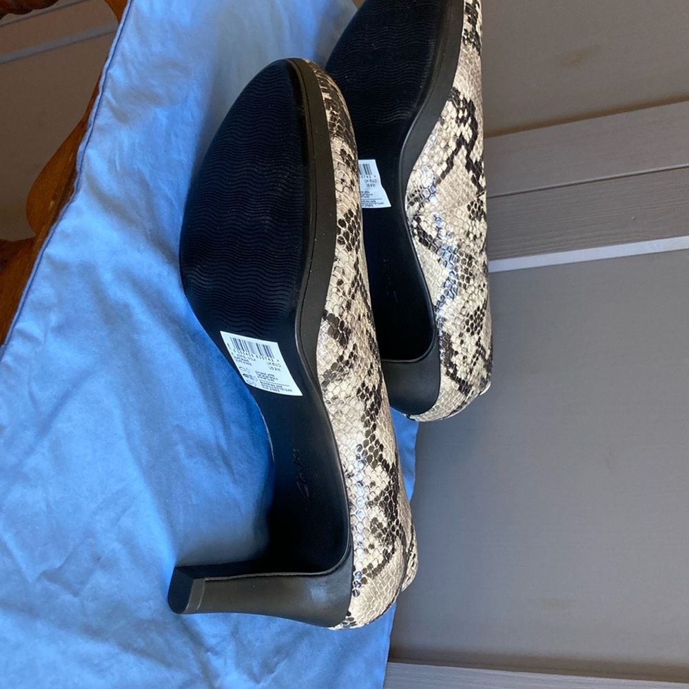 Clarks Snakeskin Patterned Heels in Black and Cream - Picture 9 of 12